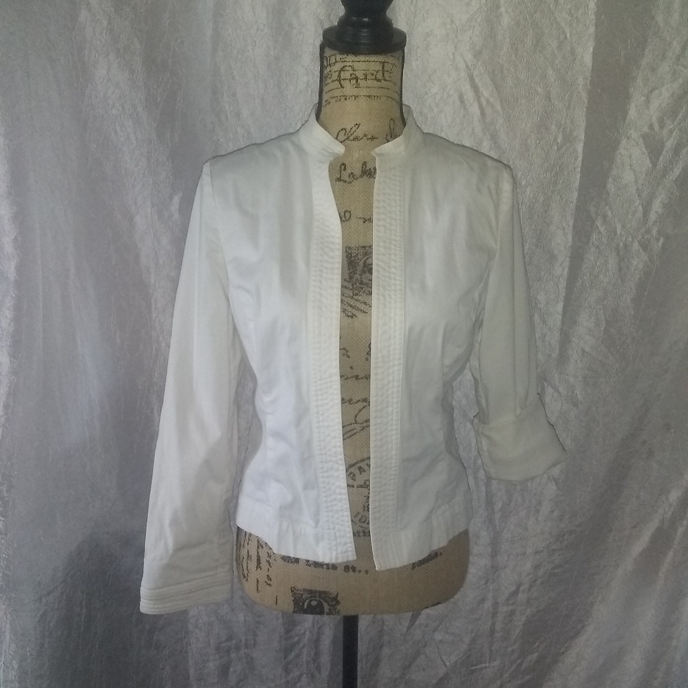 🎉i.e. white jacket